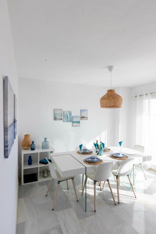 Frontline Beach Penthouse In Mi Capricho Sitio de Calahonda エクステリア 写真